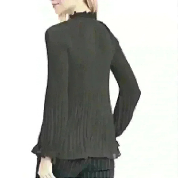Banana Republic Charcoal Pleat Polyester Long Sleeve Size Medium Blouse - Picture 2 of 16